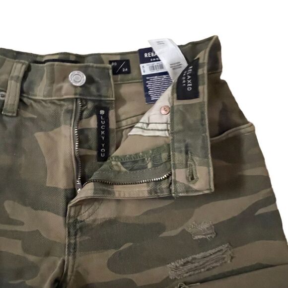 Lucky Brand ~ Camo Denim Shorts ~ Relaxed Fit ~ size 24 ~ NWT - Picture 4 of 13